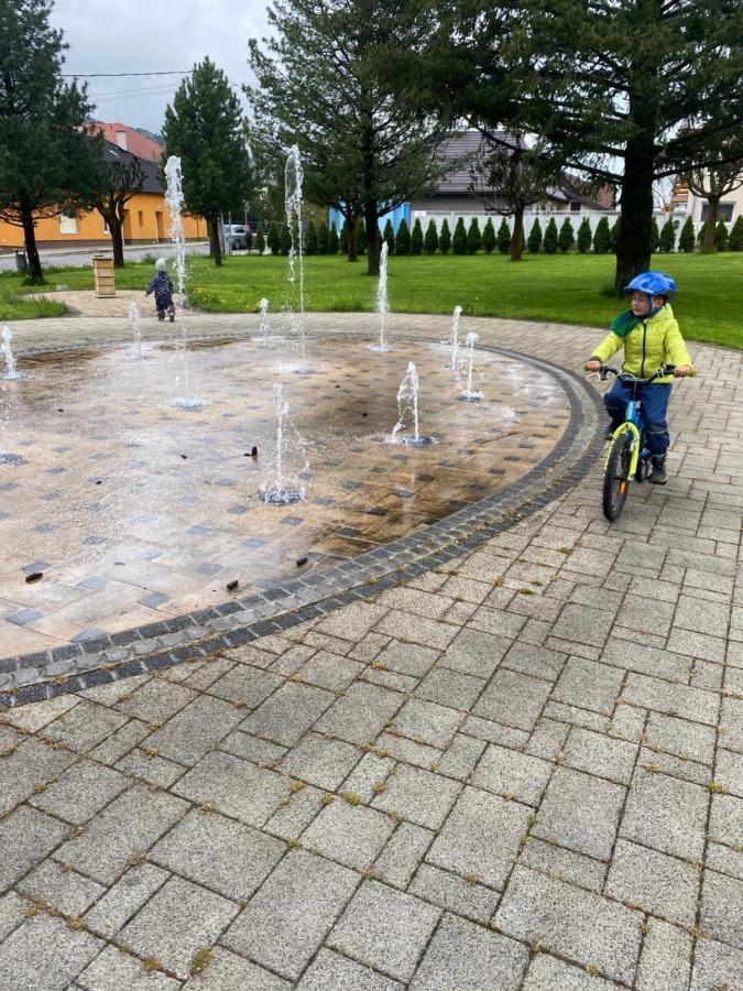 הוילה ברזנו Drevenica Emilka, 5 Min Restauracia, Z Terasy Vyhlad Na Kralovu Holu A Polomske Ocko, Gril, Ohnisko, Kotlik מראה חיצוני תמונה